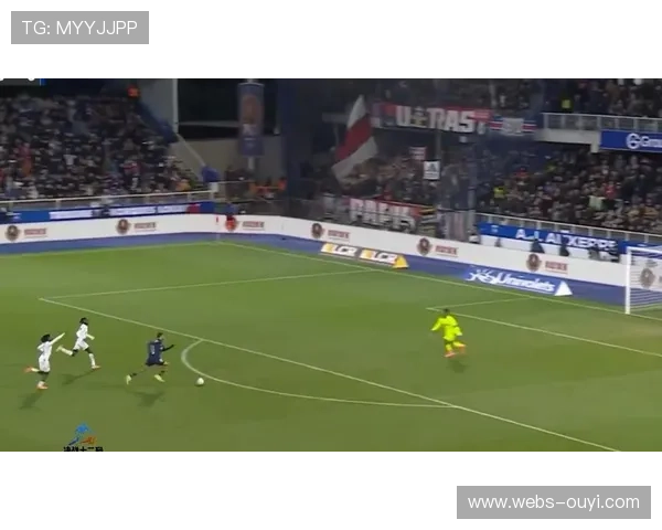 巴黎圣日耳曼1-0险胜欧塞尔,巴尔科拉第79分钟打破僵局 巴黎圣日耳曼1-0险胜欧塞尔,巴尔科拉第79分钟打破僵局